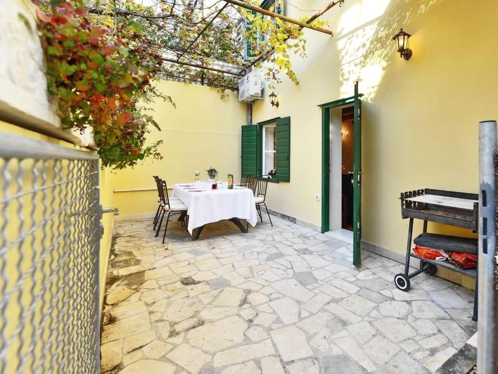 Villa 奥米什 外观 照片