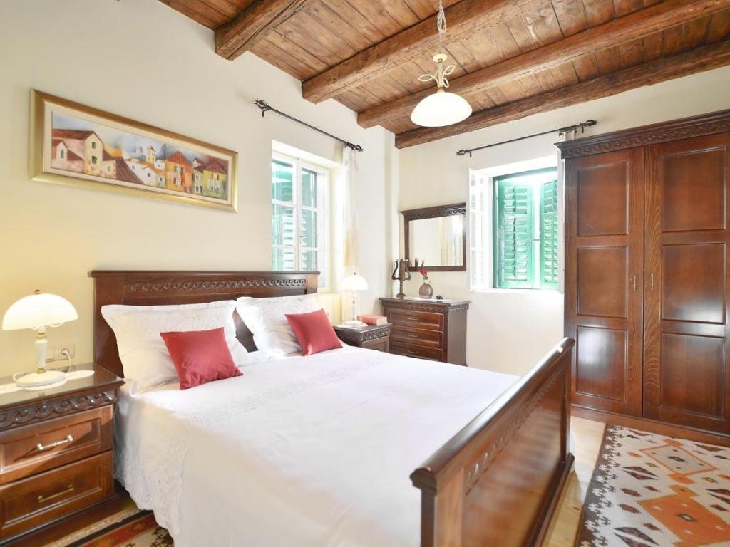 Villa 奥米什 外观 照片